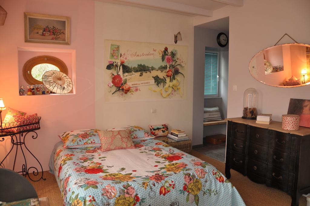 La Maison De Rose Bed & Breakfast Brossac Rom bilde